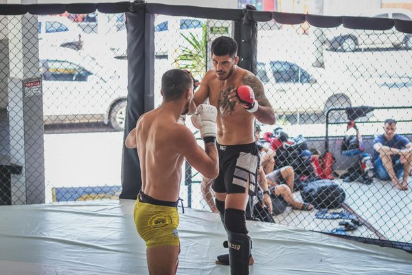 La piste ultime pour une expérience de Karting électrique indoor dès 14 ans